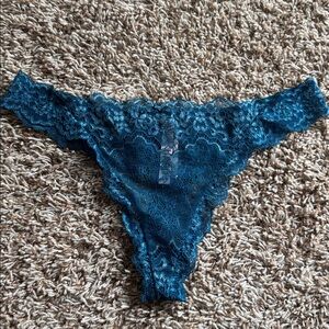 Victoria’s Secret Dream Angels Lace Thong Panty L